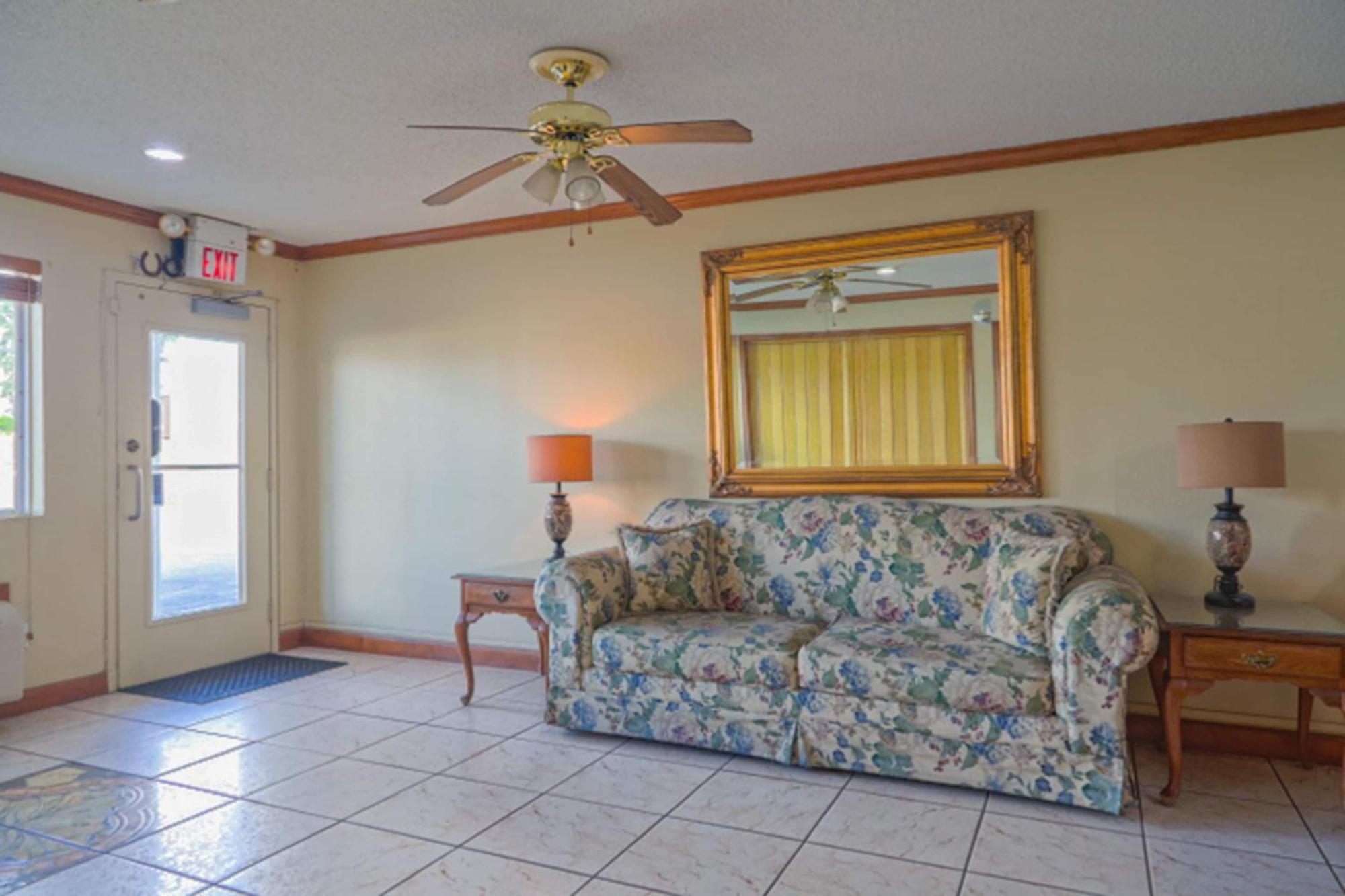 Economy Inn By Oyo Ashburn Extérieur photo